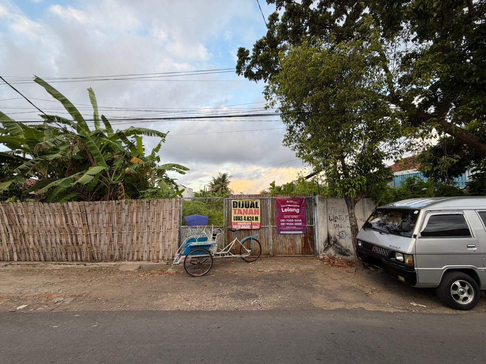AGUNAN LELANG TANAH