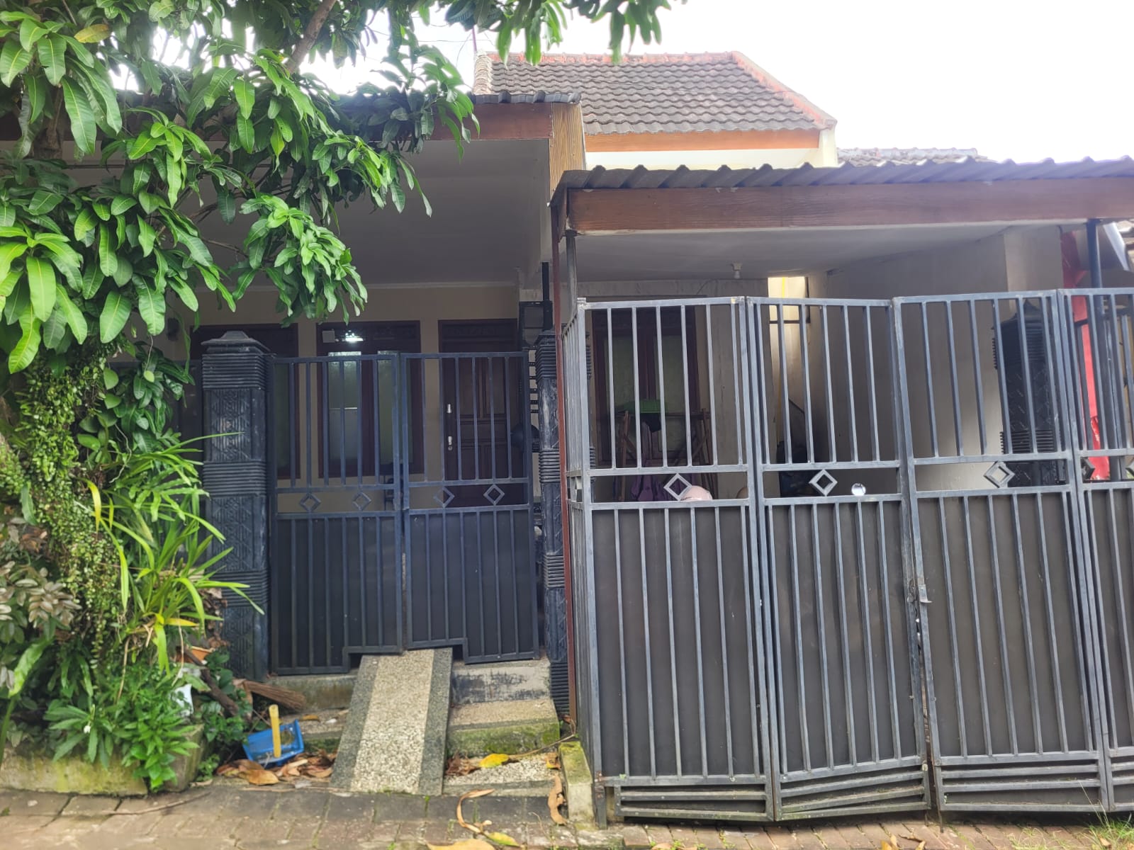 AGUNAN LELANG RUMAH TINGGAL