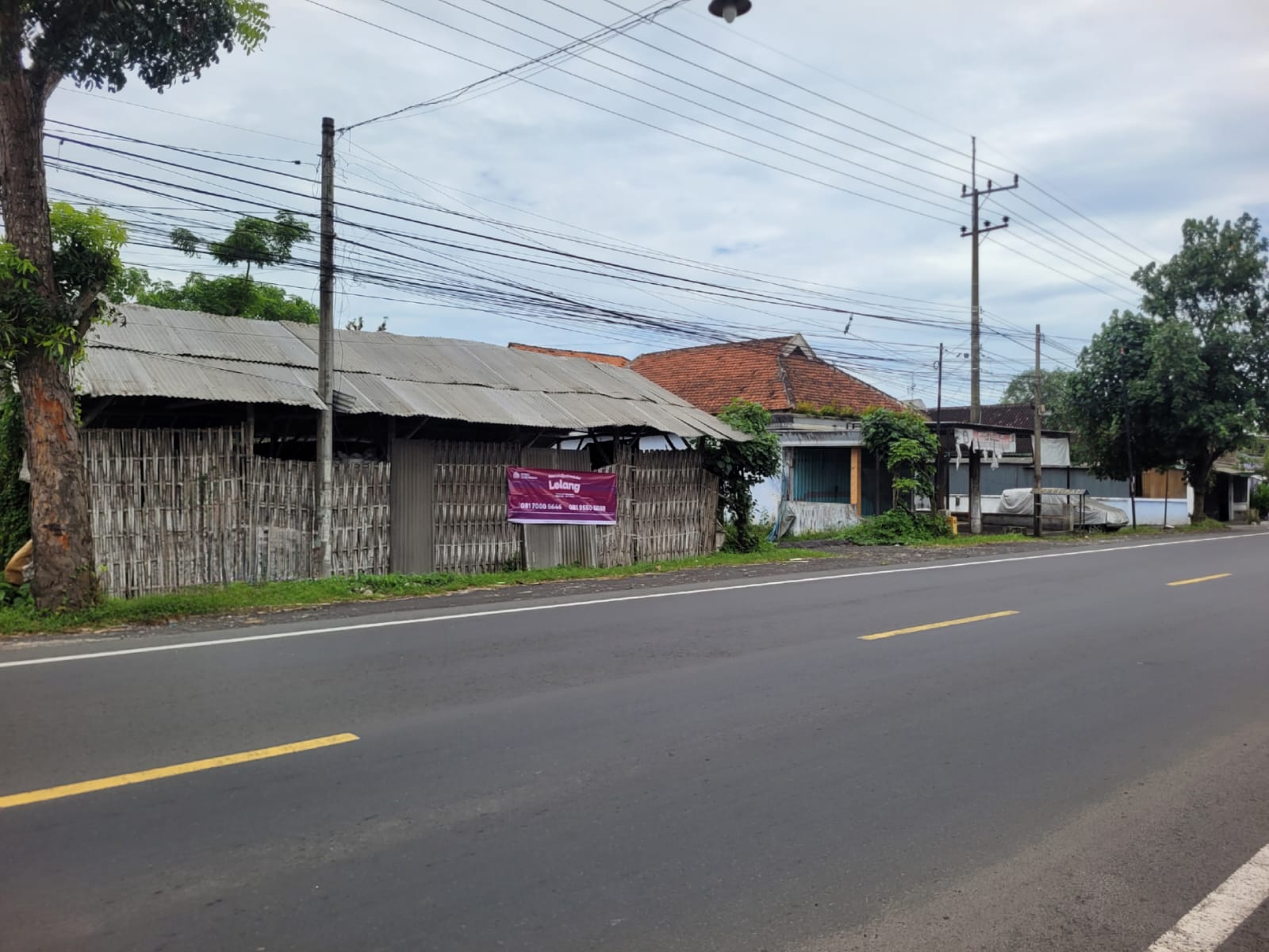 AGUNAN LELANG TANAH