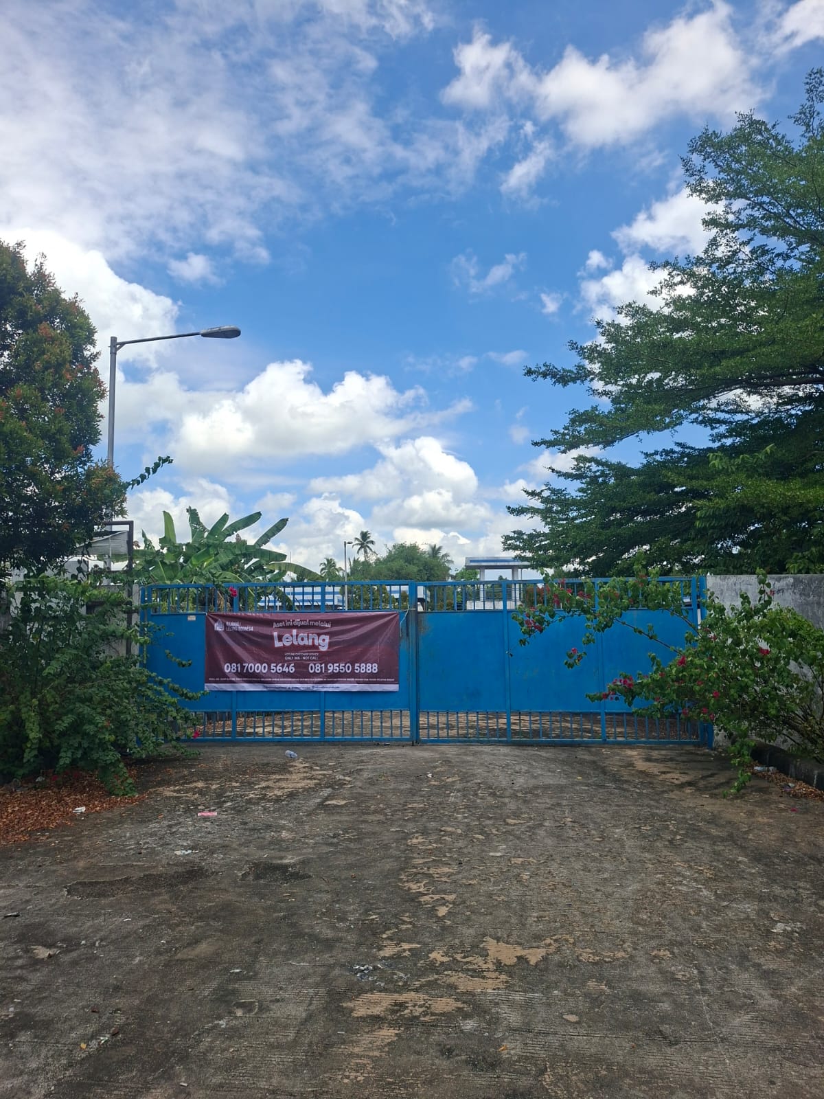 AGUNAN LELANG TANAH DAN BANGUNAN